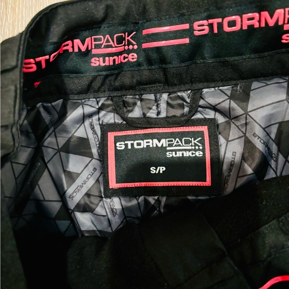 Women’s Sunice Snowpants - Picture 7 of 10
